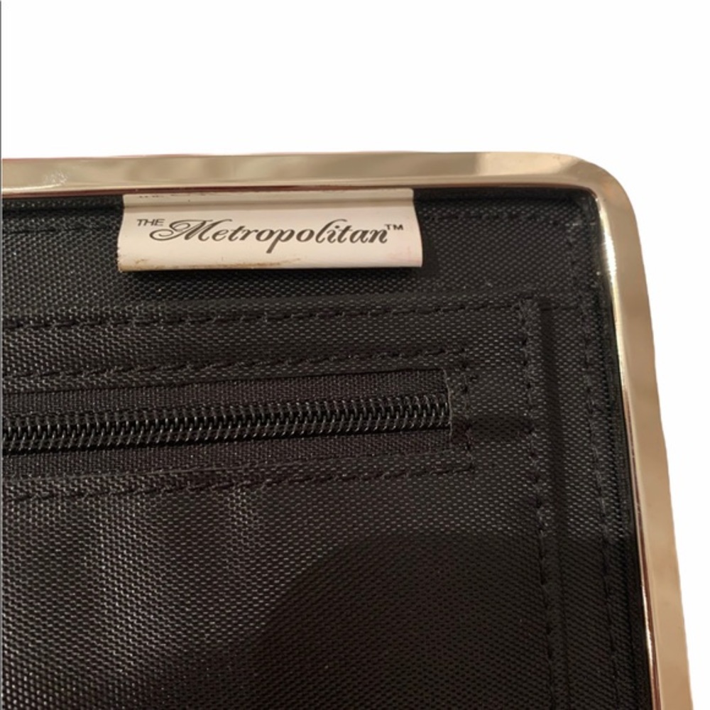 Metropolitan Snowflake Sparkle Wallet - Picture 3 of 7